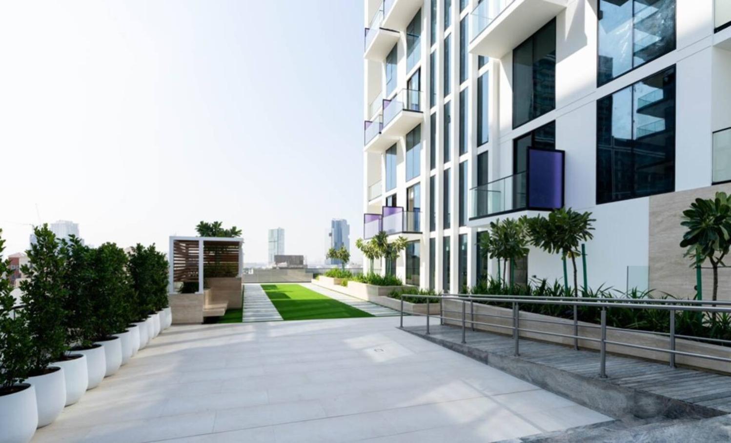 Modern 1br In Jvc Balcony, Pool & Parking Apartment
