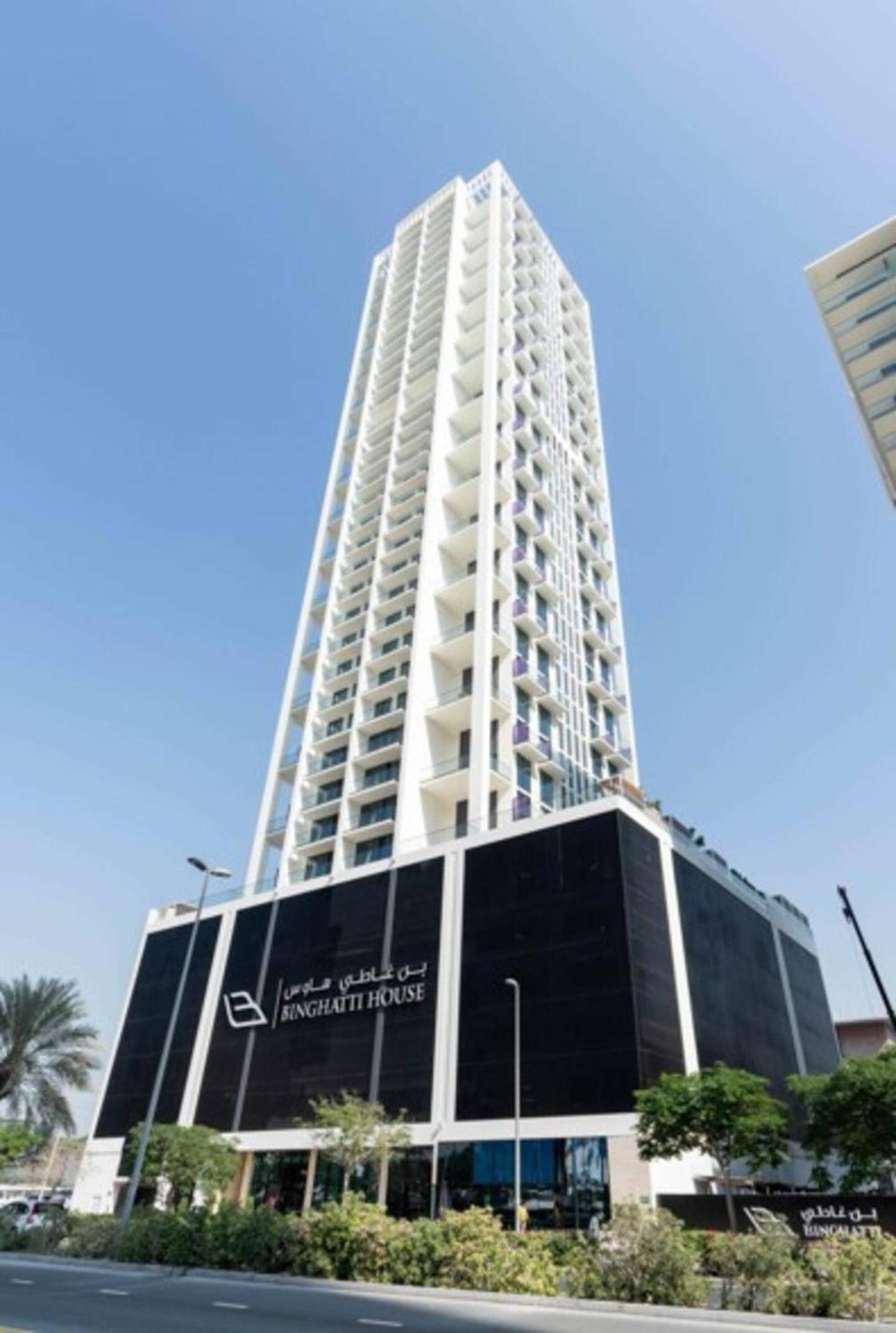 Modern 1br In Jvc Balcony, Pool & Parking Apartment *