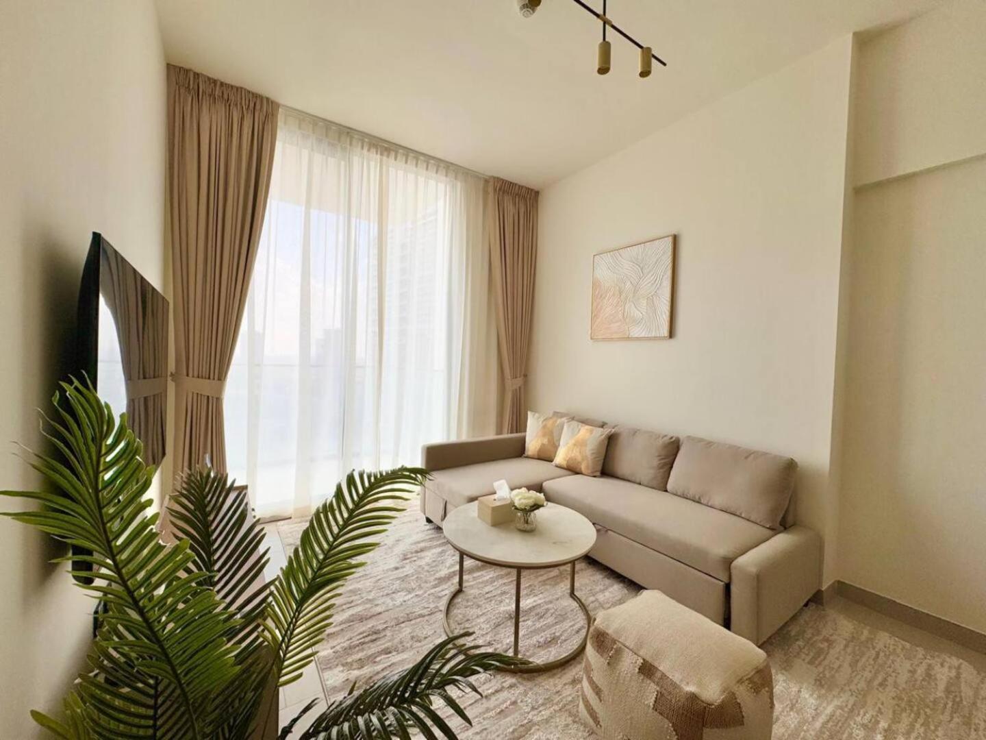 Modern 1br In Jvc Balcony, Pool & Parking Dubai